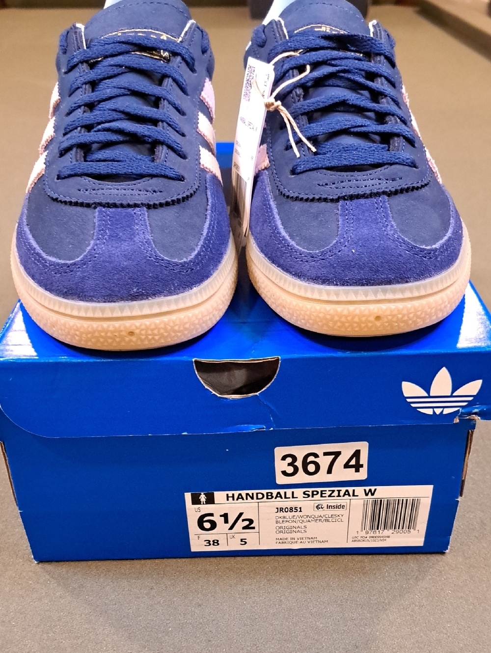 Adidas Handball Spezial - Color: Dark Blue/Wonder Quartz/Clear Sky - Size: 6.5 - Picture 3 of 10